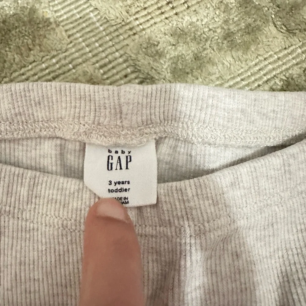 Lot of girls clothes sz 3T gap Hanna andersson, H&M